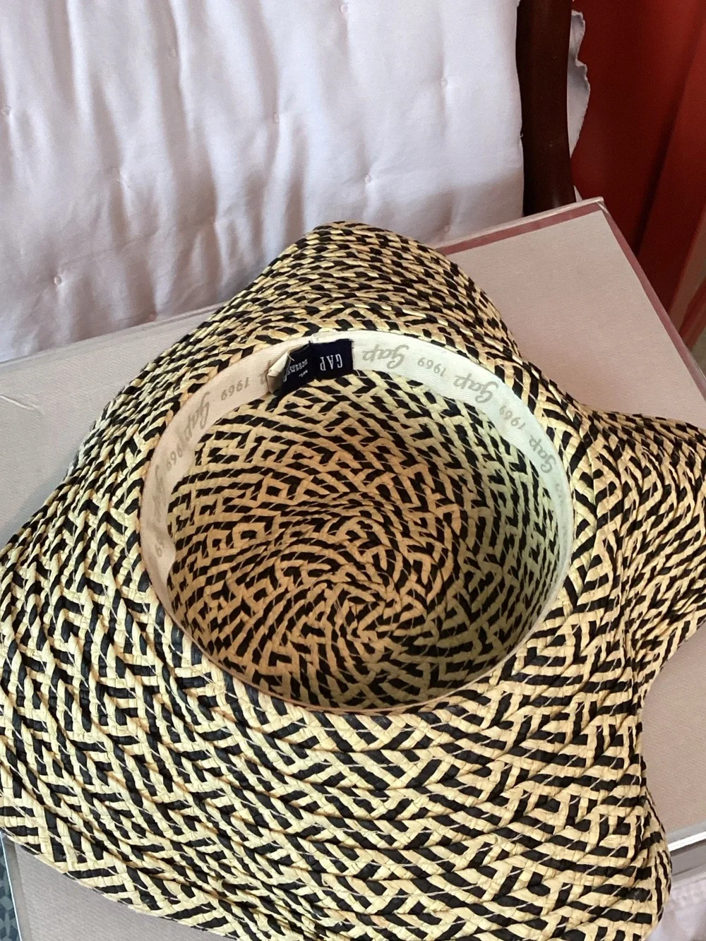 Woven Straw Sun Hat in Yellow and Black -Gap 1969 l